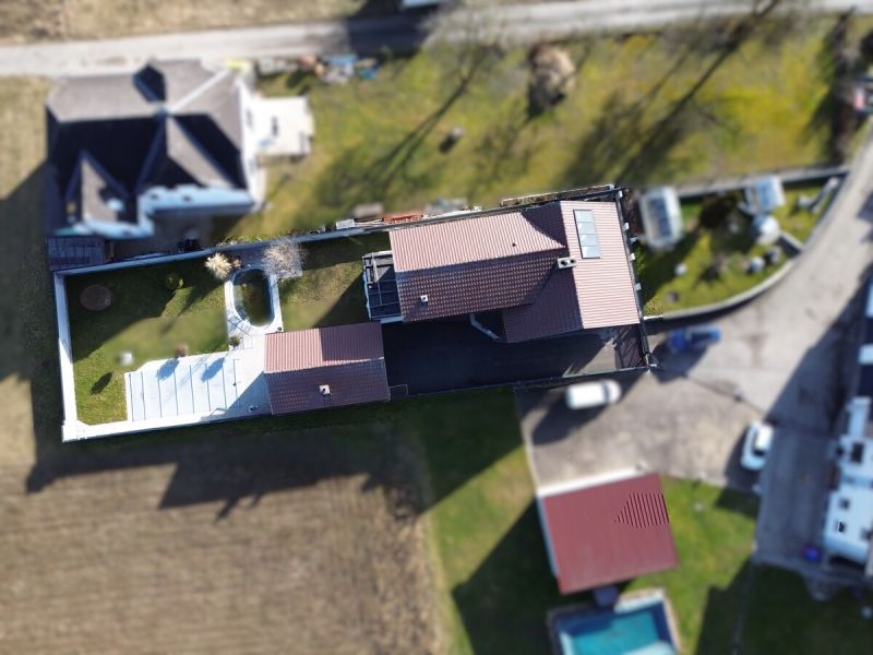 Liegenschaft mit gro�z�gigem Garten, Pool und Schwimmbiotop /  / 3300&nbsp;Amstetten / Bild 2