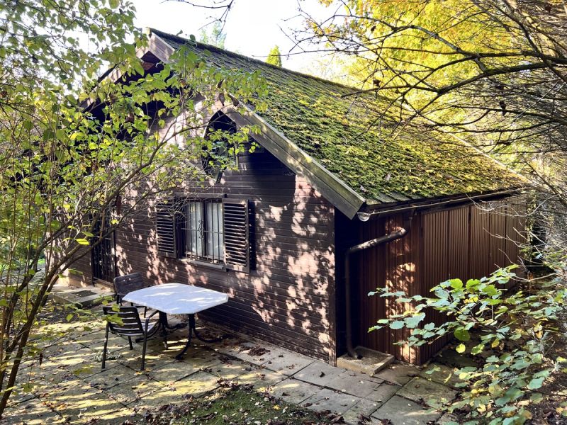 Liegenschaft in ruhiger Lage mit großem Garten