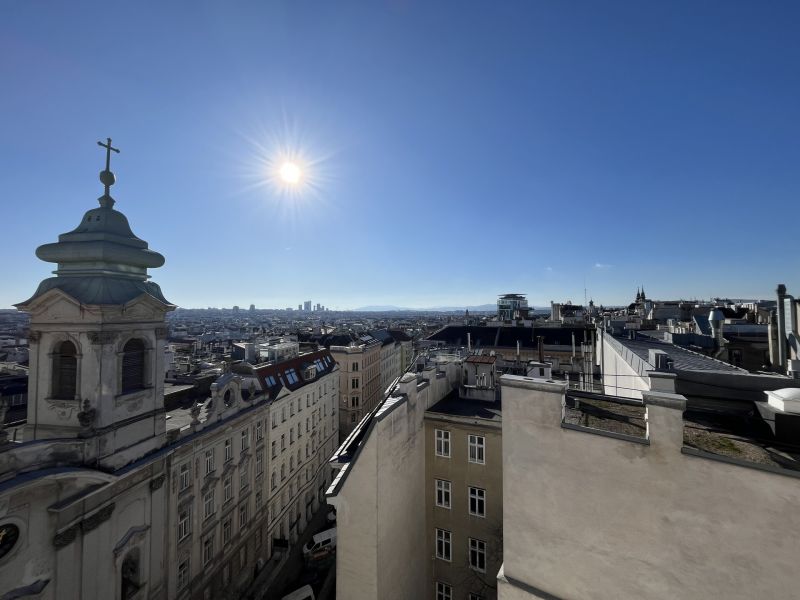 Traumhafte Dachgescho�wohnung mit herrlichem Ausblick- zu mieten in 1060 Wien /  / 1060&nbsp;Wien / Bild 1