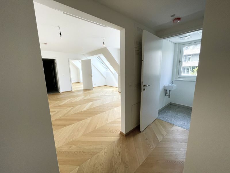 Moderne Zwei-Zimmer-Wohnung im 1. Dachgeschoss mit klarer Architektur und besonderem Wohnambiente zu kaufen in 1130 Wien /  / 1130&nbsp;Wien / Bild 1