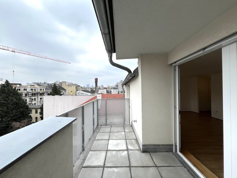 Schöne 4 Zimmer Wohnung mit Freifläche in 1060 Wien! / / 1060 Wien / Bild 2