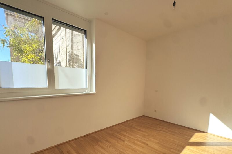 Familienwohnung im Erdgescho� - 3 Zimmer mit Loggia - bezugsfertig zu kaufen in 1140 Wien /  / 1140&nbsp;Wien / Bild 2