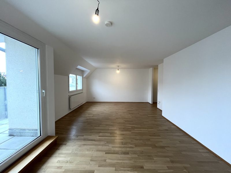 Schöne 4 Zimmer Wohnung mit Freifläche in 1060 Wien! / / 1060 Wien / Bild 1
