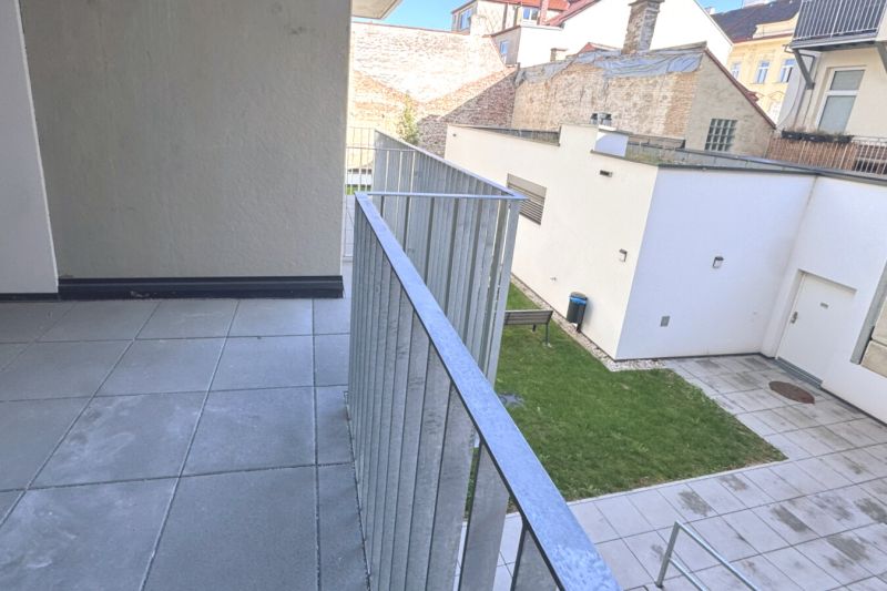 Smarte Wohnung mit 2 Eingängen und großer Loggia - bezugsfertig zu kaufen in 1140 Wien / / 1140 Wien / Bild 1