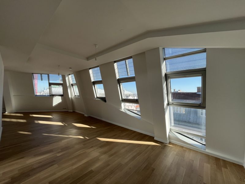 Traumhafte Dachgescho�wohnung mit herrlichem Ausblick- zu mieten in 1060 Wien /  / 1060&nbsp;Wien / Bild 1