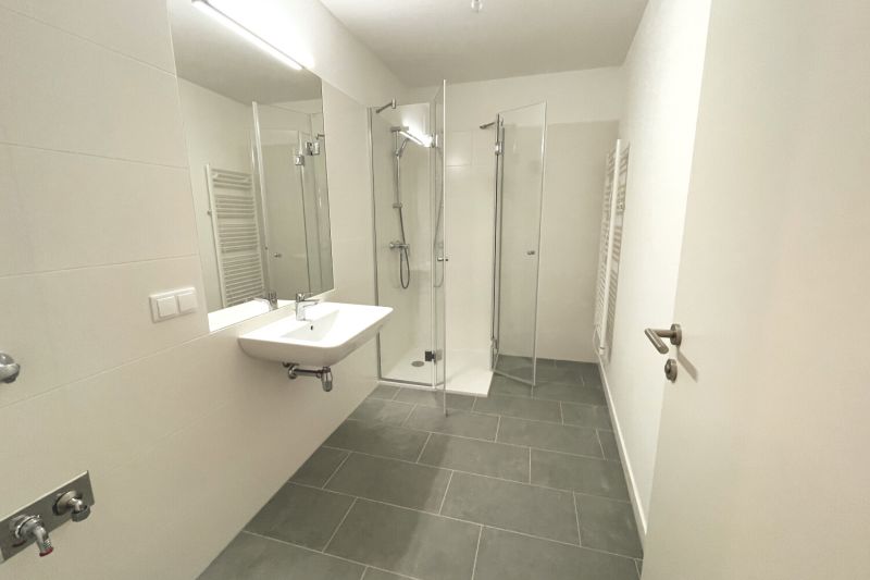 Smarte Wohnung mit 2 Eingängen und großer Loggia - bezugsfertig zu kaufen in 1140 Wien / / 1140 Wien / Bild 4