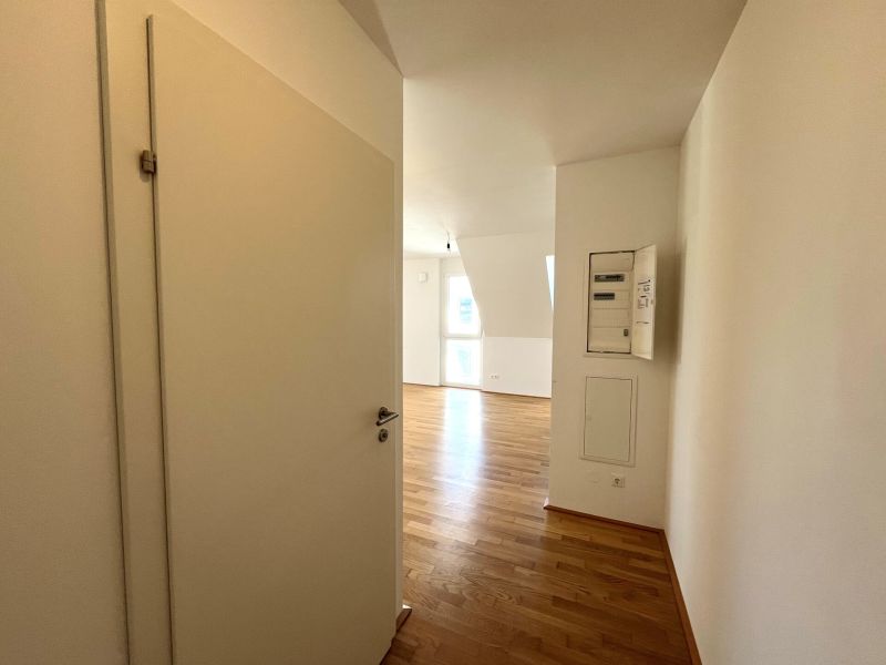 2-Zimmer-Dachgeschoß-Wohnung mit Balkon ? in 1230 Wien! / / 1230 Wien / Bild 3