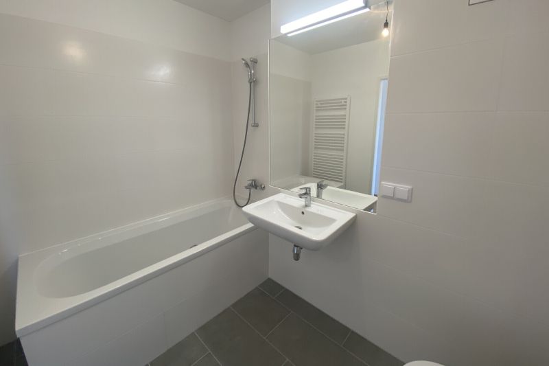 Wohnen im Dachgescho� - Gro�z�gige Terrassenwohnung mit Einbauk�che - bezugsfertig zu kaufen in 1140 Wien /  / 1140&nbsp;Wien / Bild 0