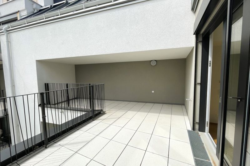 Gro�z�gige 5-Zimmer-Dachwohnung mit Terrasse und Weitblick zu kaufen in 1130 Wien /  / 1130&nbsp;Wien / Bild 0