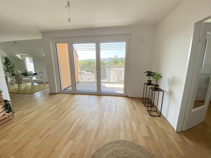 Bezugsfertig - Dachgeschoßtraum für Familien mit Terrasse - Großzügige Eigentumswohnung provisionsfrei zu kaufen in 1140 Wien / / 1140 Wien / Bild 8