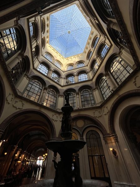 PALAIS HARDEGG: 3-Zimmer-DG-Wohnung mit 3 Terrassen zu mieten an der Freyung - wohnen in 1010 Wien / / 1010 Wien / Bild 1