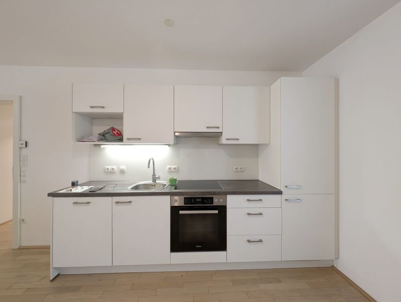 Erstklassige 3-Zimmer Wohnung mit Loggia beim Haus des Meeres in 1060 Wien zu mieten / / 1060 Wien / Bild 1