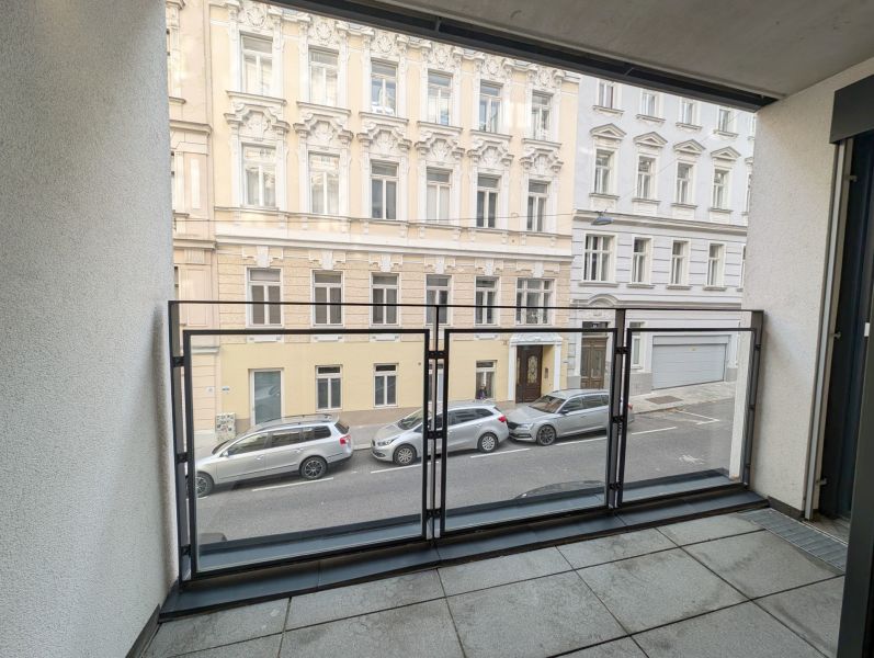 Erstklassige 3-Zimmer Wohnung mit Loggia beim Haus des Meeres in 1060 Wien zu mieten / / 1060 Wien / Bild 2