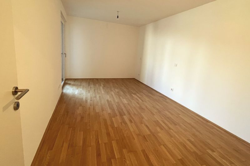 Smarte Wohnung mit 2 Eingängen und großer Loggia - bezugsfertig zu kaufen in 1140 Wien / / 1140 Wien / Bild 3