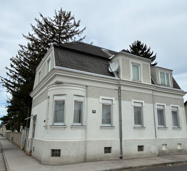 Charmante Eck-Liegenschaft mit historischem Stadthaus - zu verkaufen in 2700 Wiener Neustadt /  / 2700&nbsp;Wiener Neustadt / Bild 0