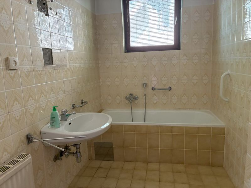 Sensationeller Ausblick - Sonniges Grundstück mit renovierungsbedürftigem Haus - zu kaufen in 1140 Wien / / 1140 Wien / Bild 1