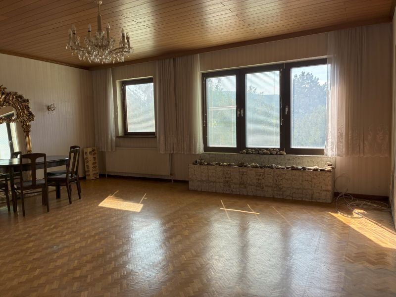 Sensationeller Ausblick - Sonniges Grundstück mit renovierungsbedürftigem Haus - zu kaufen in 1140 Wien / / 1140 Wien / Bild 0