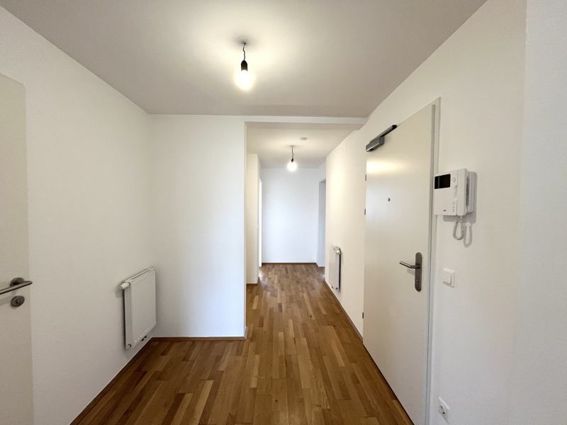 Schöne 4 Zimmer Wohnung mit Freifläche in 1060 Wien! / / 1060 Wien / Bild 2