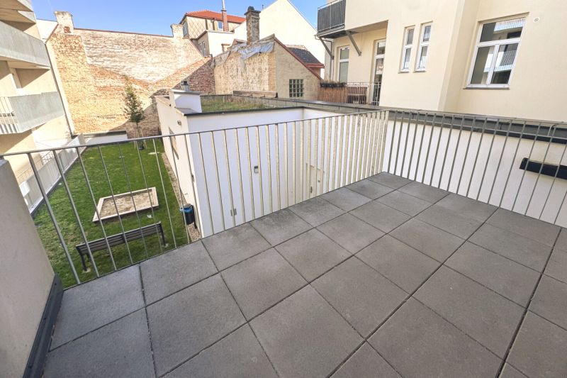 Bezugsfertige Wohnung im 1. Obergeschoß, mit Loggia, Balkon und Tageslichtbad - zu kaufen in 1140 Wienj / / 1140 Wien / Bild 0