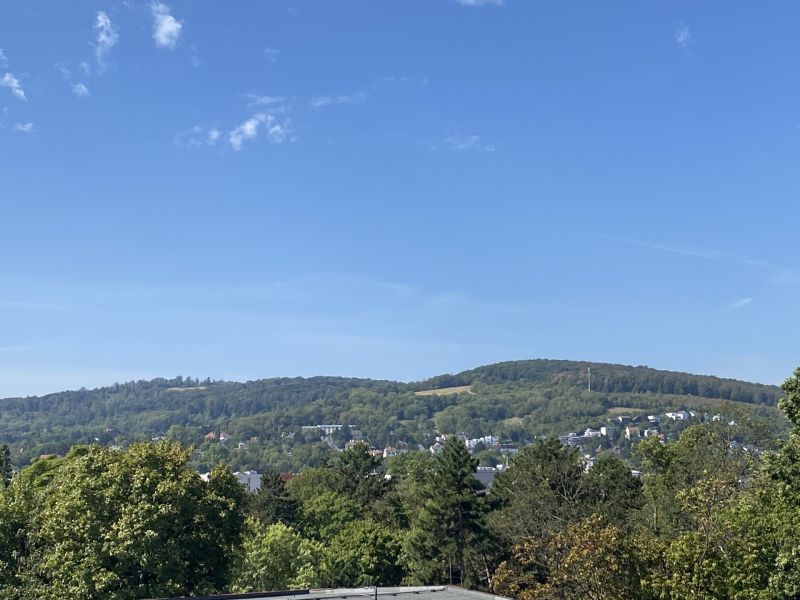 Bezugsfertig - Dachgeschoßtraum für Familien mit Terrasse - Großzügige Eigentumswohnung provisionsfrei zu kaufen in 1140 Wien / / 1140 Wien / Bild 1