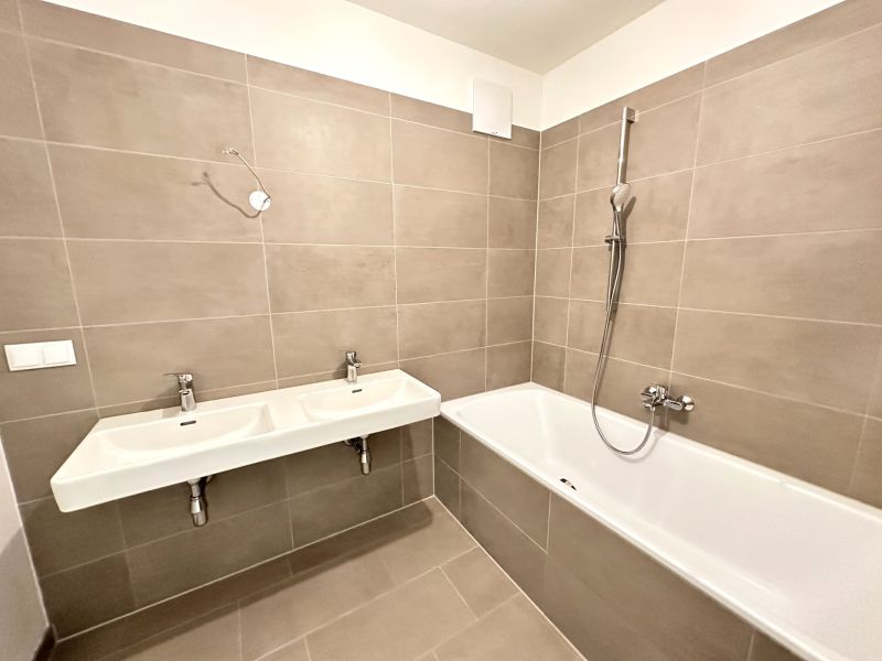 Erstbezug: 3 Zimmer mit Balkon - unweit von U4 Hietzing - bezugsfertig zu kaufen in 1140 Wien / / 1140 Wien / Bild 5