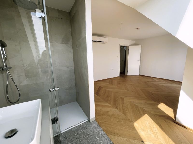 Traumhafte 4-Zimmer-Dachgeschoss-Maisonette mit zwei s�dostseitigen Terrassen zu kaufen in 1130 Wien /  / 1130&nbsp;Wien / Bild 6