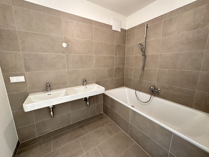 Erstbezug mit 3 Zimmern und Balkon - top Anbindung - bezugsfertig zu kaufen in 1140 Wien / / 1140 Wien / Bild 8