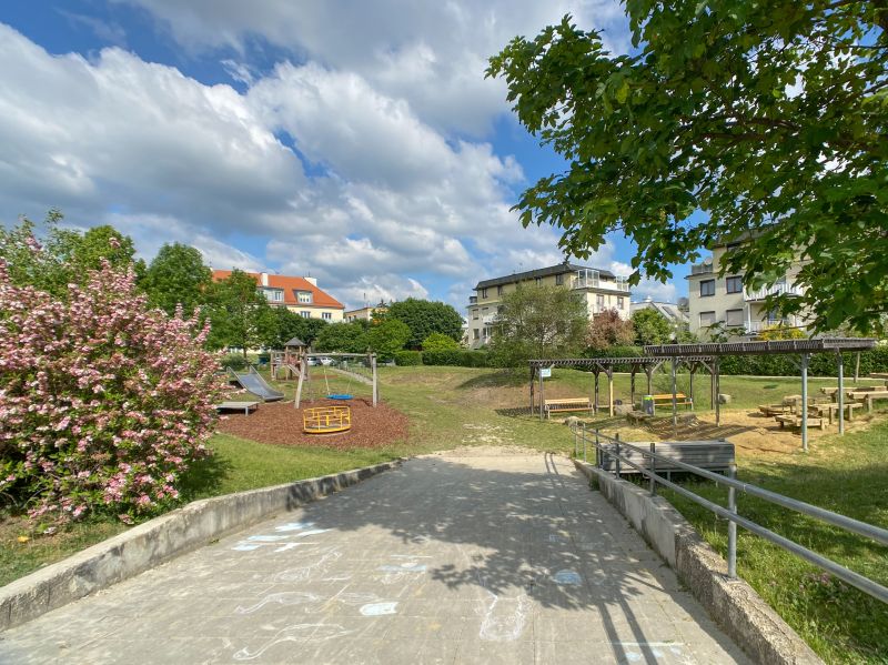 Ruhige 3-Zimmer Dachgeschosswohnung in grüner Lage in Hietzing / / 1130 Wien / Bild 15