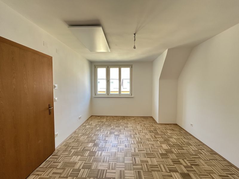 Geräumige 3-Zimmer-Wohnung im DG / / 1190 Wien / Bild 9