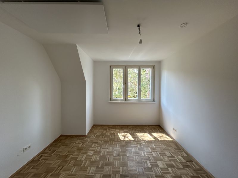 Geräumige 3-Zimmer-Wohnung im DG / / 1190 Wien / Bild 7