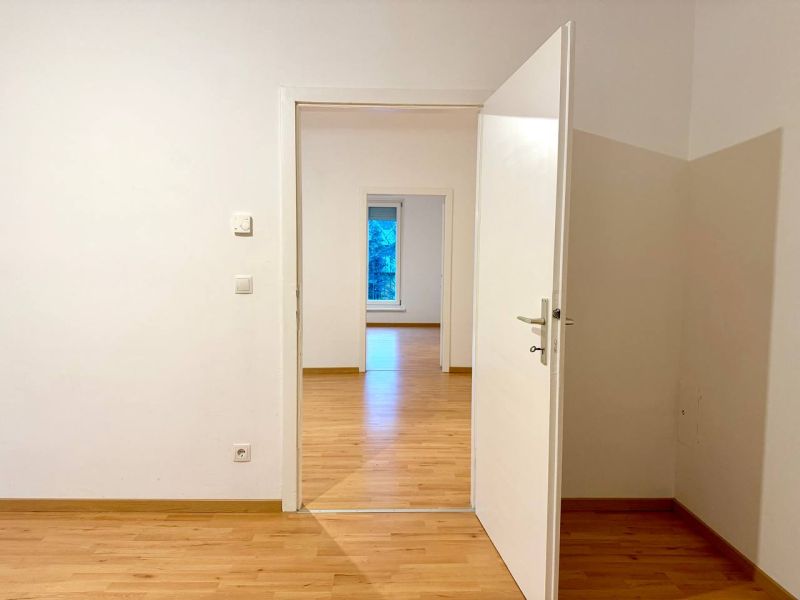 Helle unbefristete 3-Zimmer-Wohnung mit Balkon in gr�ner Ruhelage - 1130 Wien (Hietzing) /  / 1130&nbsp;Wien / Bild 3