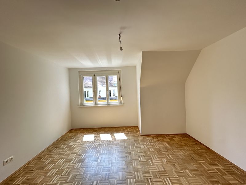 Geräumige 3-Zimmer-Wohnung im DG / / 1190 Wien / Bild 4