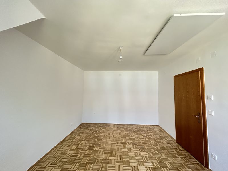 Geräumige 3-Zimmer-Wohnung im DG / / 1190 Wien / Bild 0