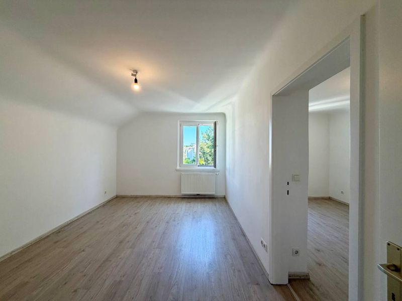 Ruhige 3-Zimmer Dachgeschosswohnung in grüner Lage in Hietzing / / 1130 Wien / Bild 9