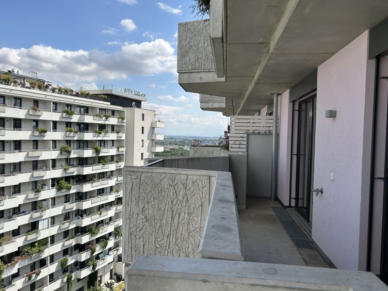 Geräumige 2-Zimmer-Wohnung im 10.OG. / / 1100 Wien / Bild 0