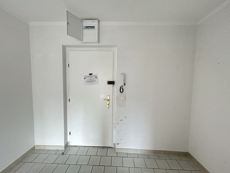 Gerumige 3-Zimmer-Wohnung im 1.OG. /  / 1220 Wien / Bild 2