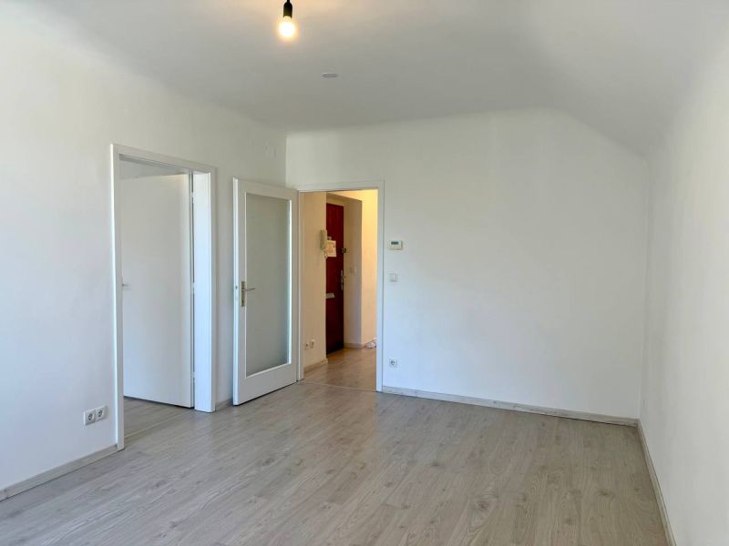 Ruhige 3-Zimmer Dachgeschosswohnung in grüner Lage in Hietzing / / 1130 Wien / Bild 11