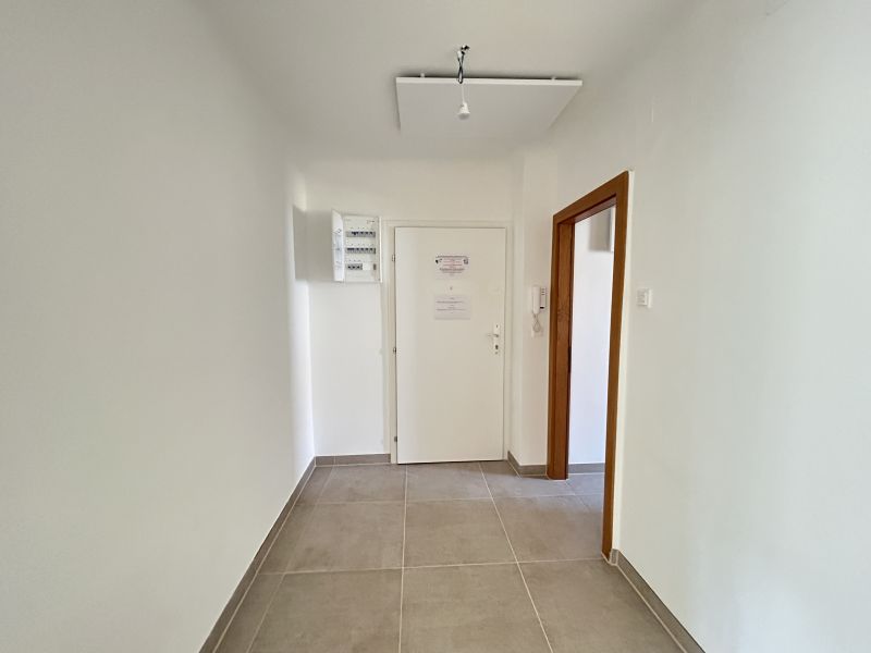 Geräumige 3-Zimmer-Wohnung im DG / / 1190 Wien / Bild 2