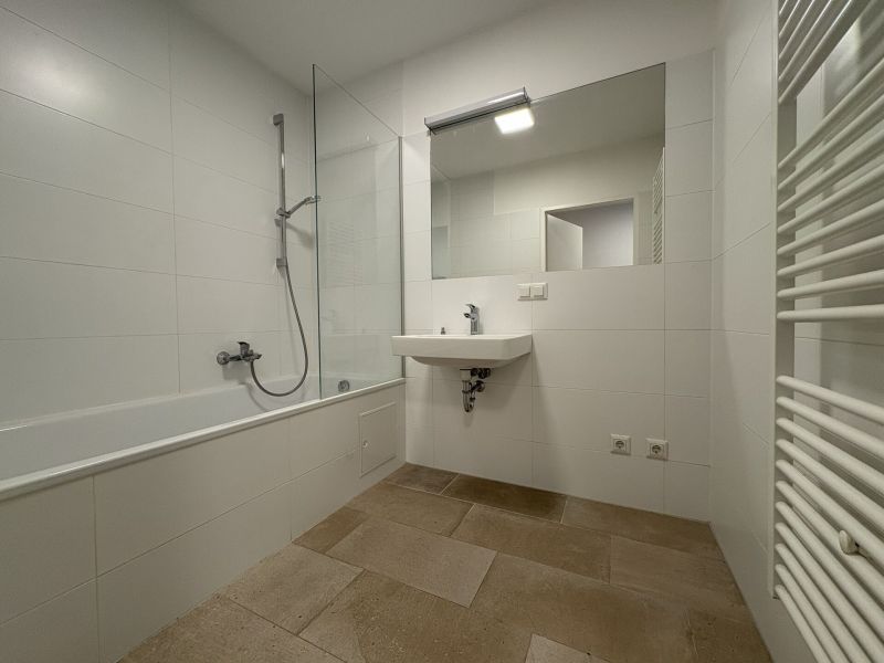 WUNDERSCHNE 2-ZIMMER WOHNUNG - BALKON - RUHELAGE - INKL. KHLUNG UND HOCHWERTIGER AUSSTATTUNG /  / 1220 Wien / Bild 4