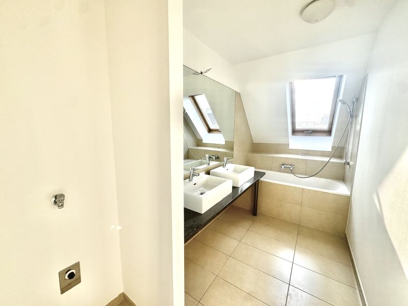 Dachgeschoss-Maisonette mit 3 Zimmern und traumhaftem Weitblick nahe der ueren Mariahilfer Strae /  / 1150 Wien, Rudolfsheim-Fnfhaus / W / Bild 8