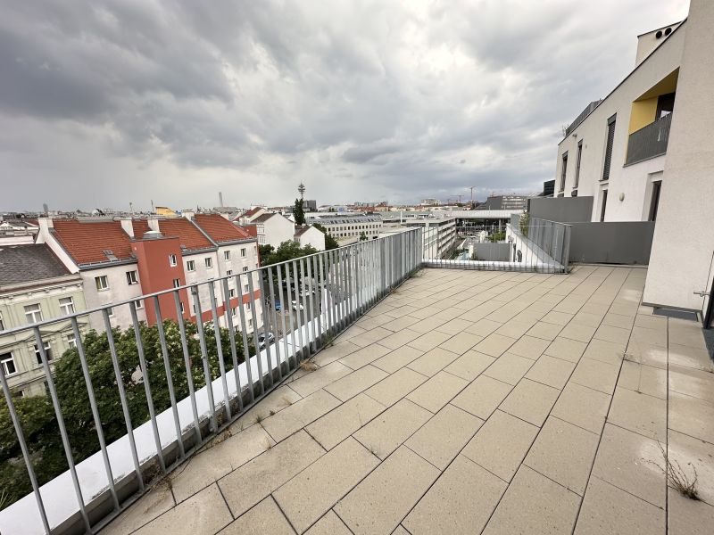SKYLINEBLICK - DACHGESCHOSSWOHNUNG MIT TERRASSE UND LOGGIA - NHE U3 /  / 1030 Wien / Bild 8