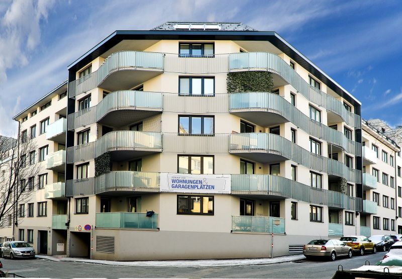 Traumhafte Dachgeschosswohnung direkt bei der U3 /  / 1160 Wien / Bild 0