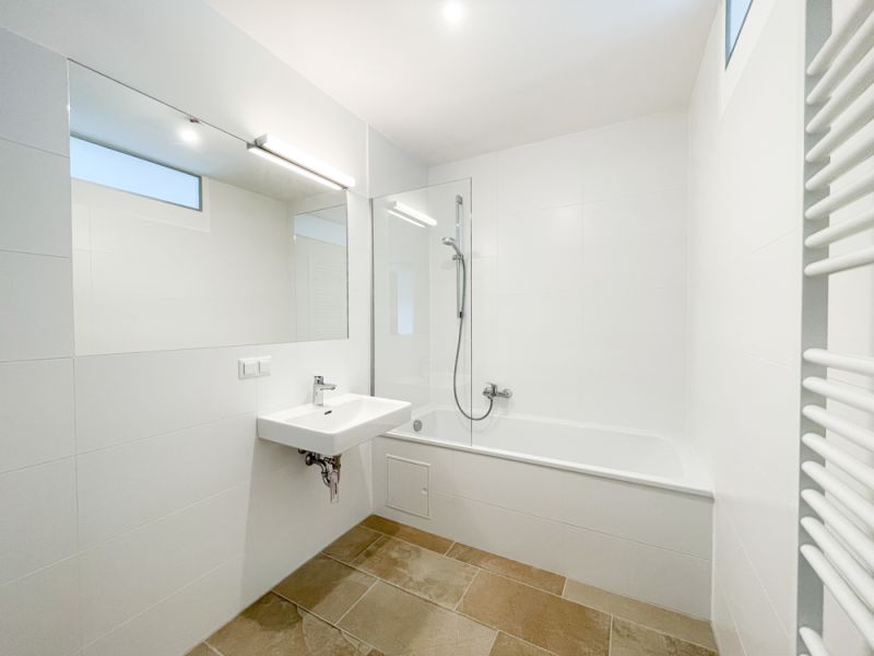 AB AUGUST: TRAUMHAFTE DACHGESCHOSS-WOHNUNG - OFFENE WOHNKCHE - BLICK IN DEN INNENHOF - TOP NEUBAU /  / 1220 Wien / Bild 3