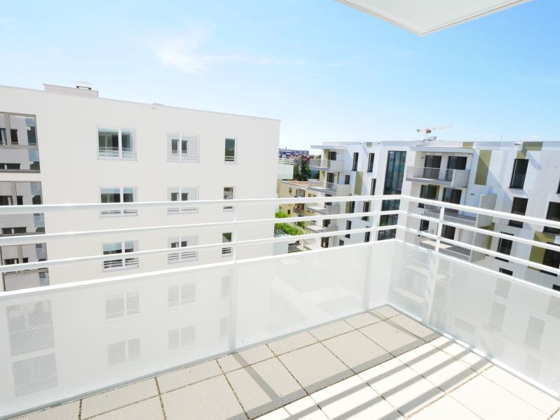 Moderne Neubauwohnung in schöner Lage: 1 Zimmer mit eigenem Balkon! PROVISIONSFREI!