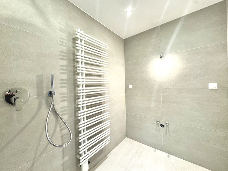 Naturnah wohnen nahe Lainzer Tiergarten ? sanierte Dachgeschosswohnung + optionaler Garage & Garten /  / 1130 Wien, Hietzing / Wien 13., Hie / Bild 9