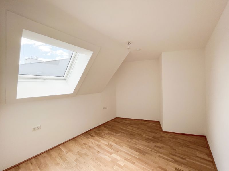 AB AUGUST: TRAUMHAFTE DACHGESCHOSS-WOHNUNG - OFFENE WOHNKCHE - BLICK IN DEN INNENHOF - TOP NEUBAU /  / 1220 Wien / Bild 4