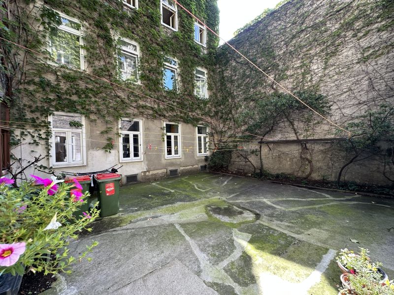 Sdseitige 2 Zimmer Wohnung mit Sanierungsbedarf in absoluter Ruhelage mit Hofausrichtung /  / 1120 Wien / Bild 4