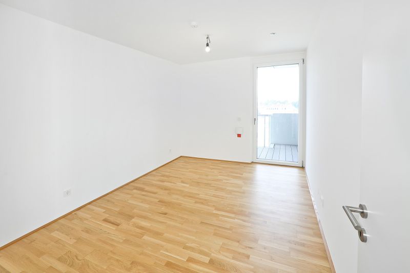 LUXUS MIT DONAUBLICK: Exklusive 4-Zimmer-Wohnung im  Marina Tower mit perfektem Schnitt /  / 1020 Wien / Bild 2