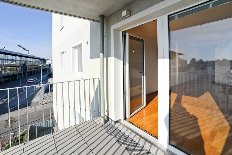 Viola Park ? Frische Luft & Freiraum: 3-Zimmer-Wohnung mit Balkon - Ihre Wohlfhloase am Laaer Berg