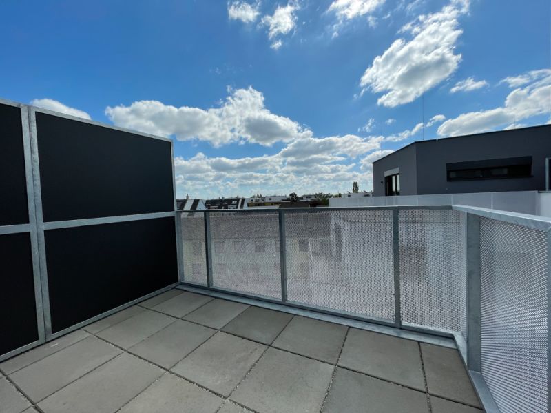 AB AUGUST: TRAUMHAFTE DACHGESCHOSS-WOHNUNG - OFFENE WOHNKCHE - BLICK IN DEN INNENHOF - TOP NEUBAU /  / 1220 Wien / Bild 5
